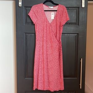 NWT Hollister Wrap Dress, red pattern, size L